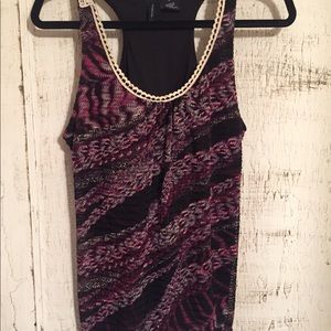 New Directions  large sleeveless top.